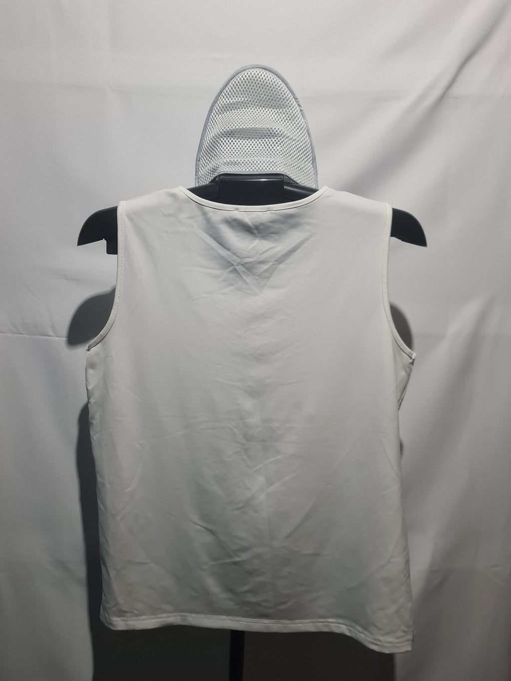 Brunette Collection white sleeveless V-neck top