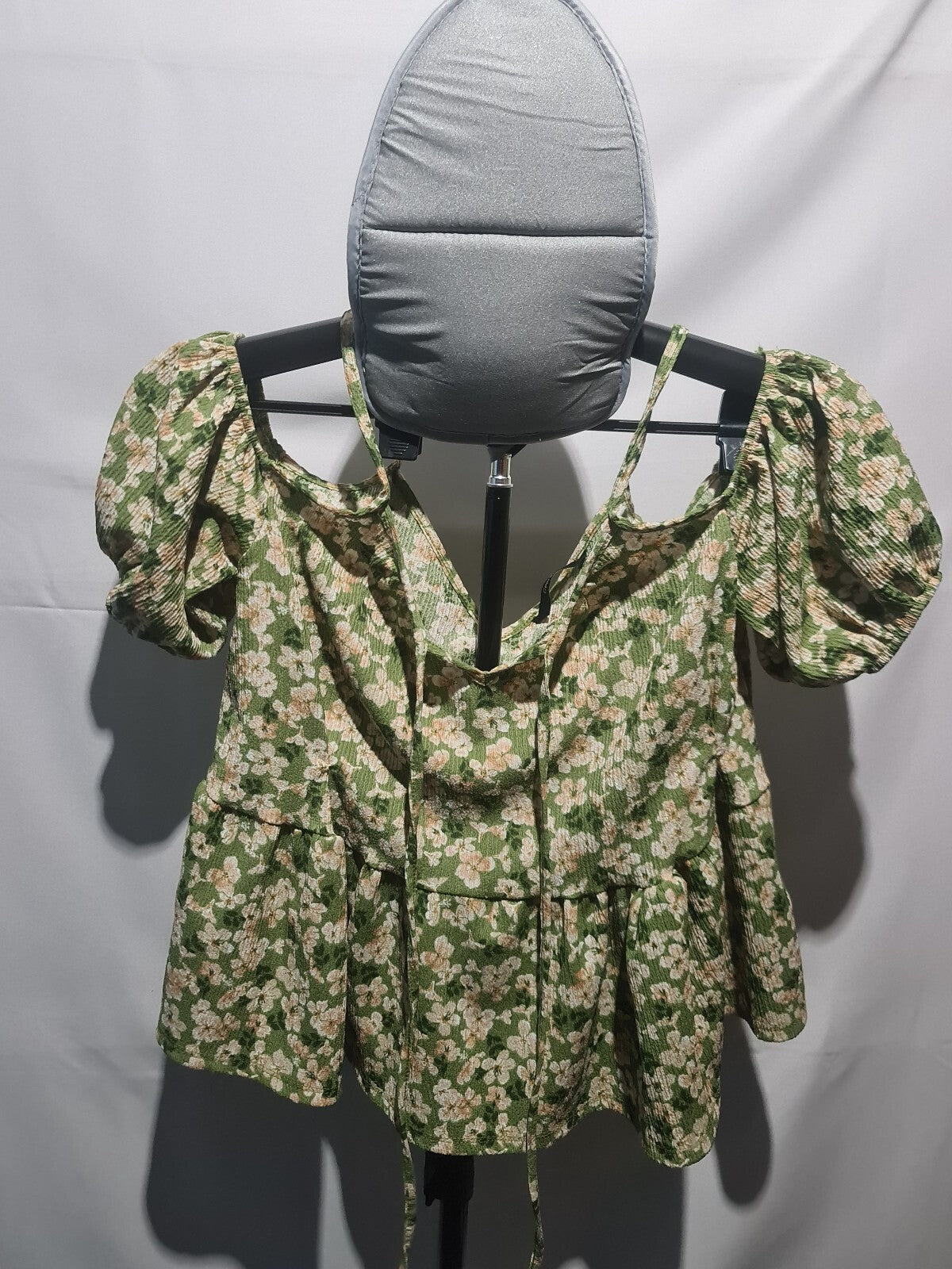 George green floral puff sleeve peplum top