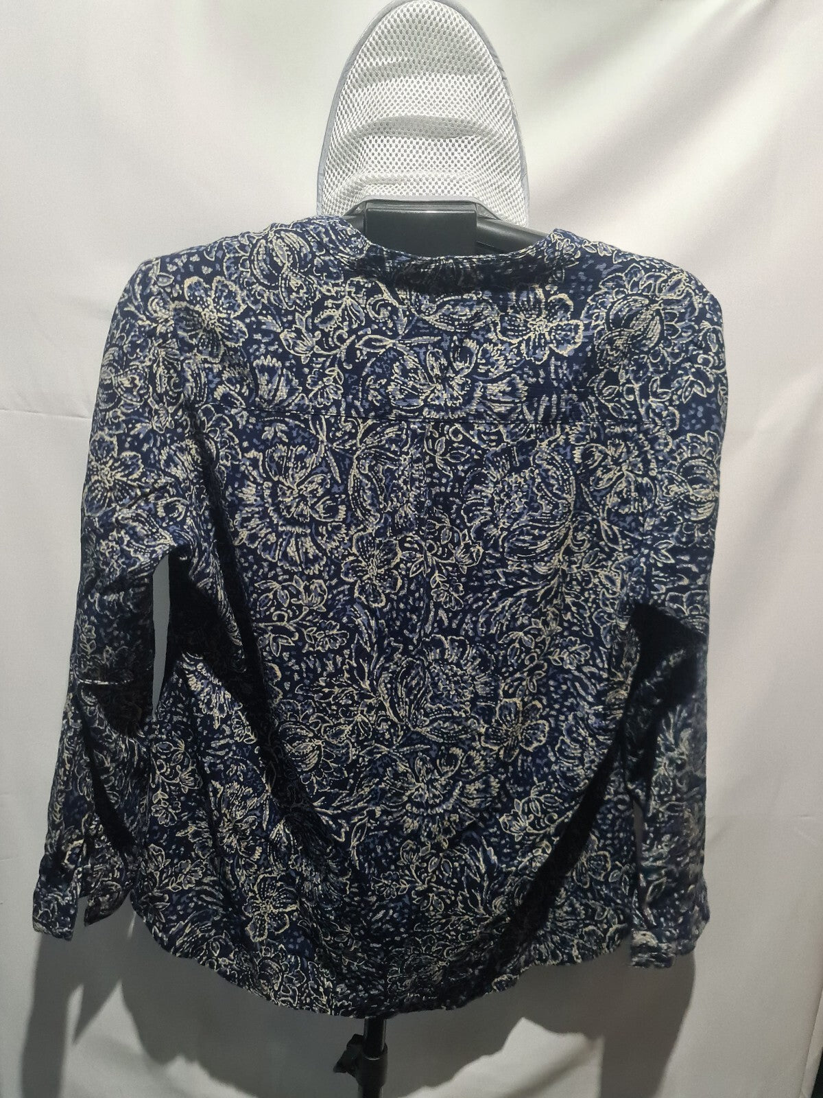 Isle blue paisley long sleeve blouse
