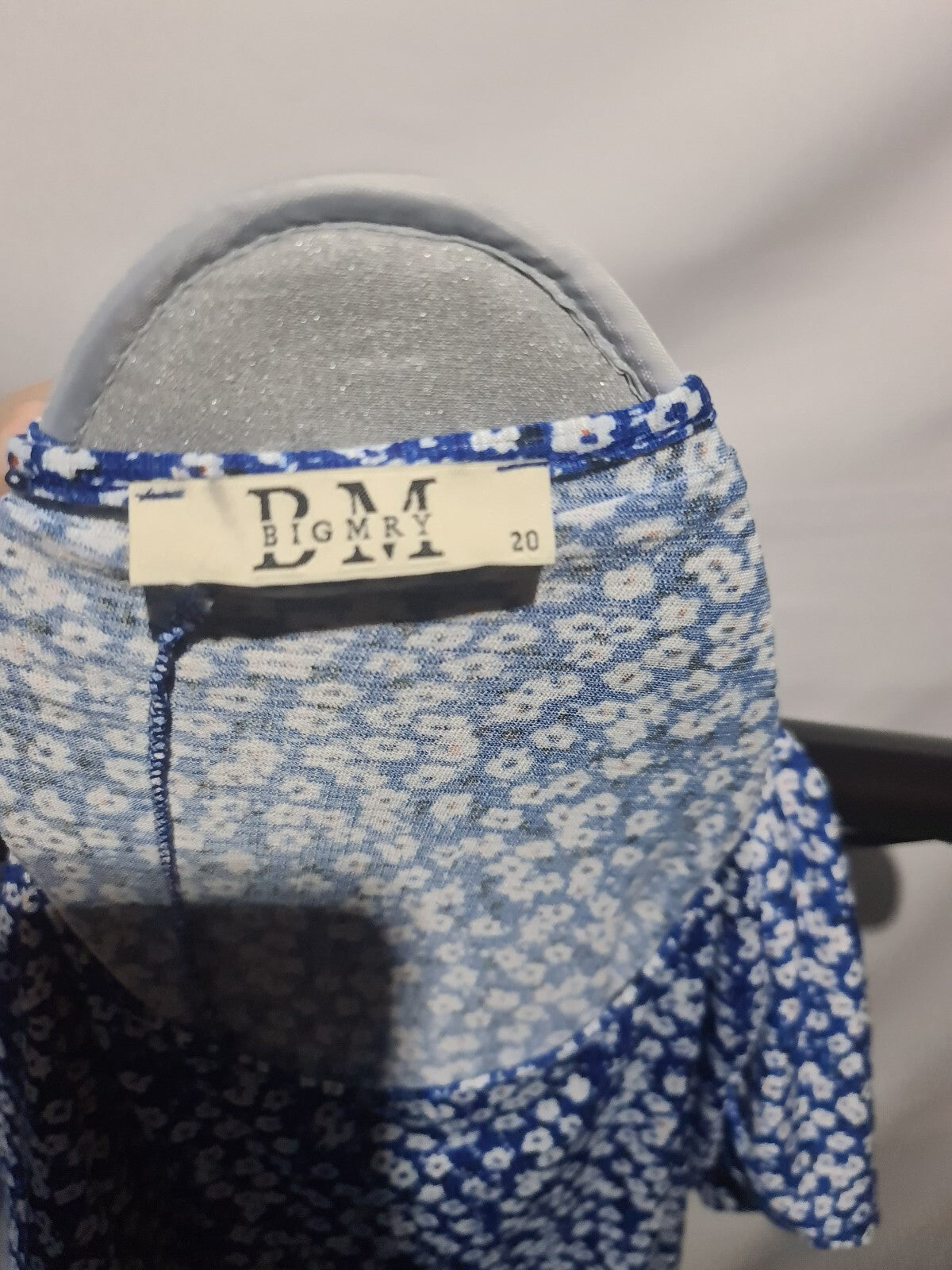 D&M blue floral short sleeve top