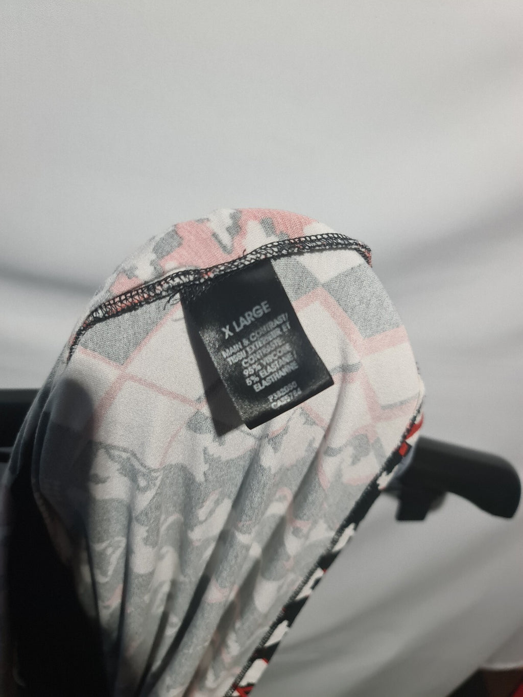 Planet red black and white patterned top