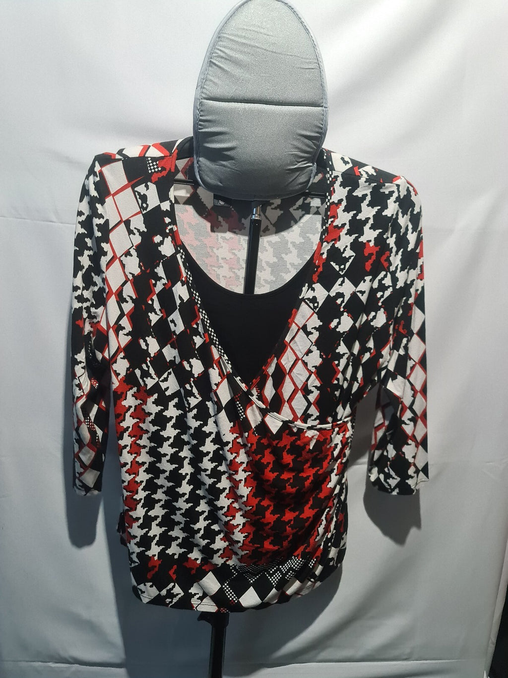 Planet red black and white patterned top