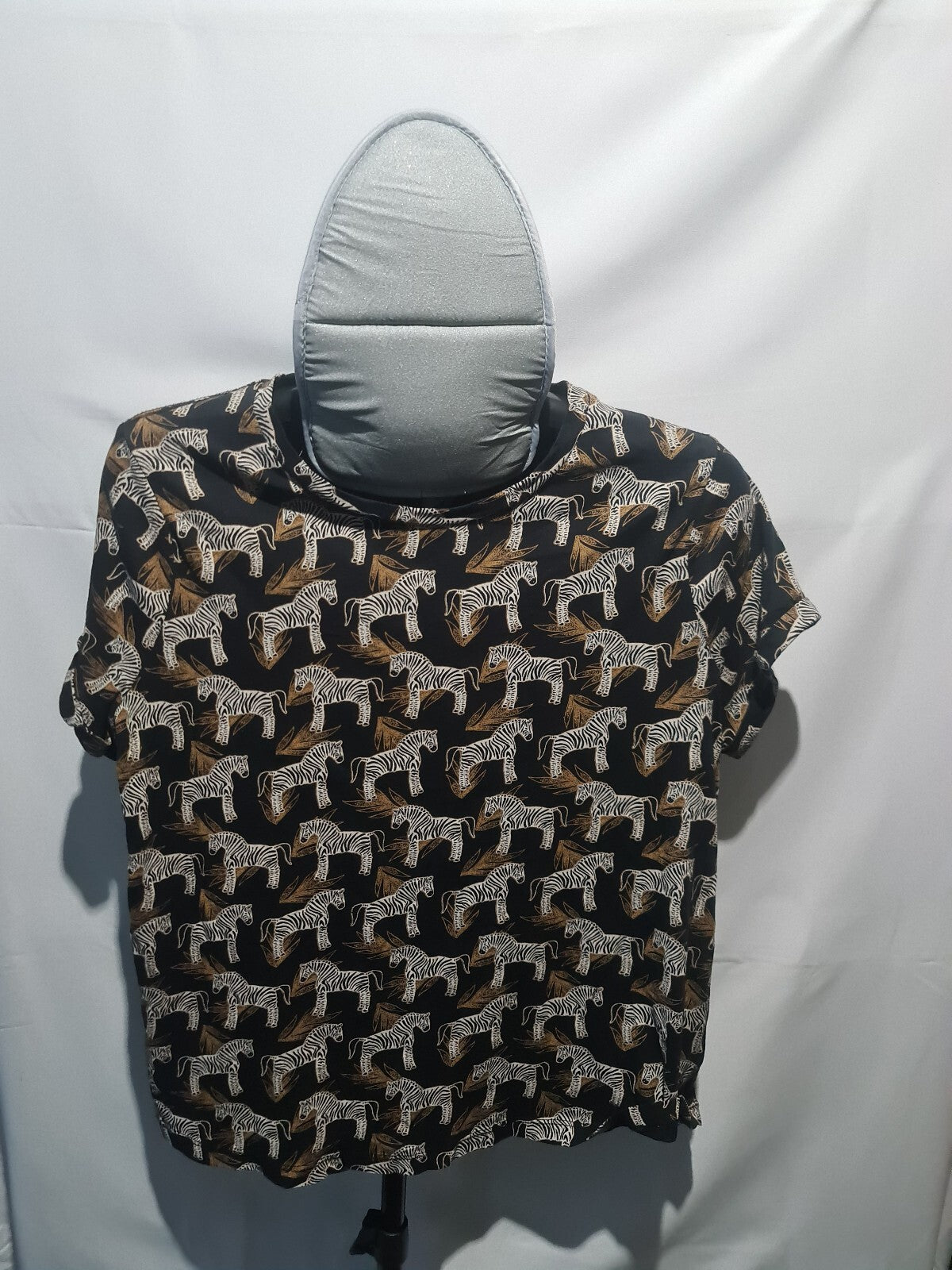 Black zebra print short sleeve top