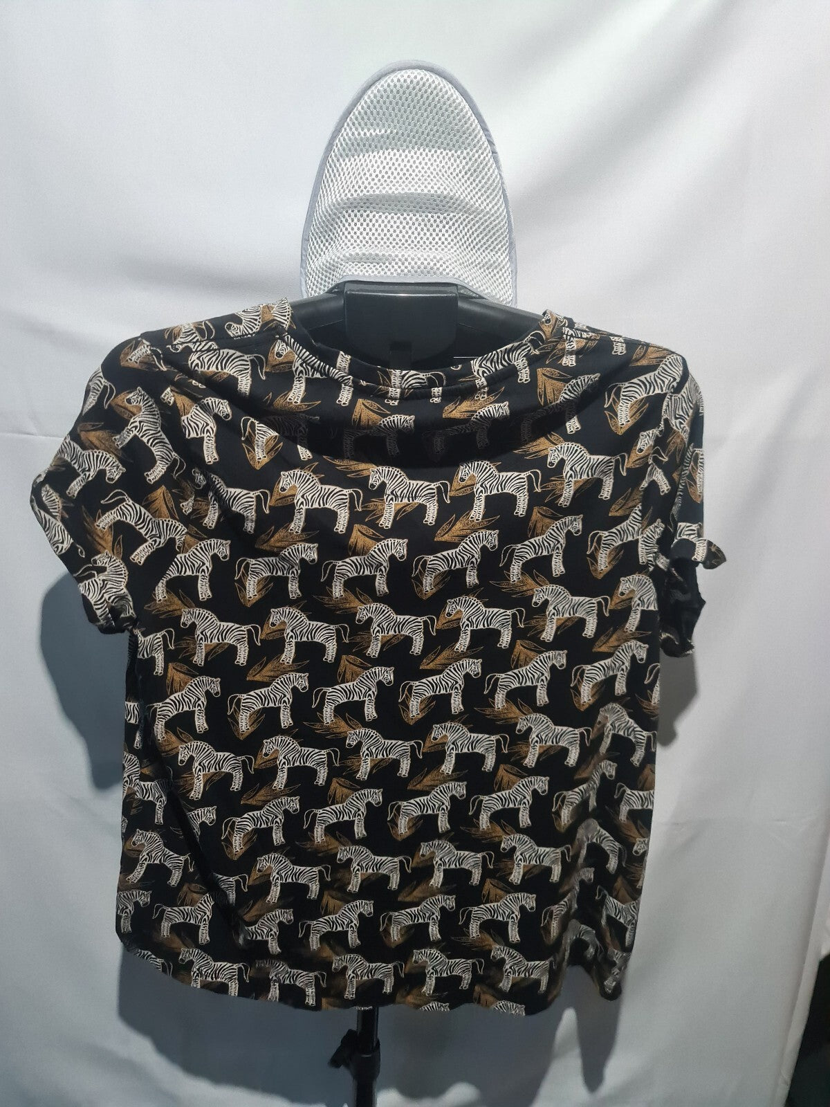 Black zebra print short sleeve top