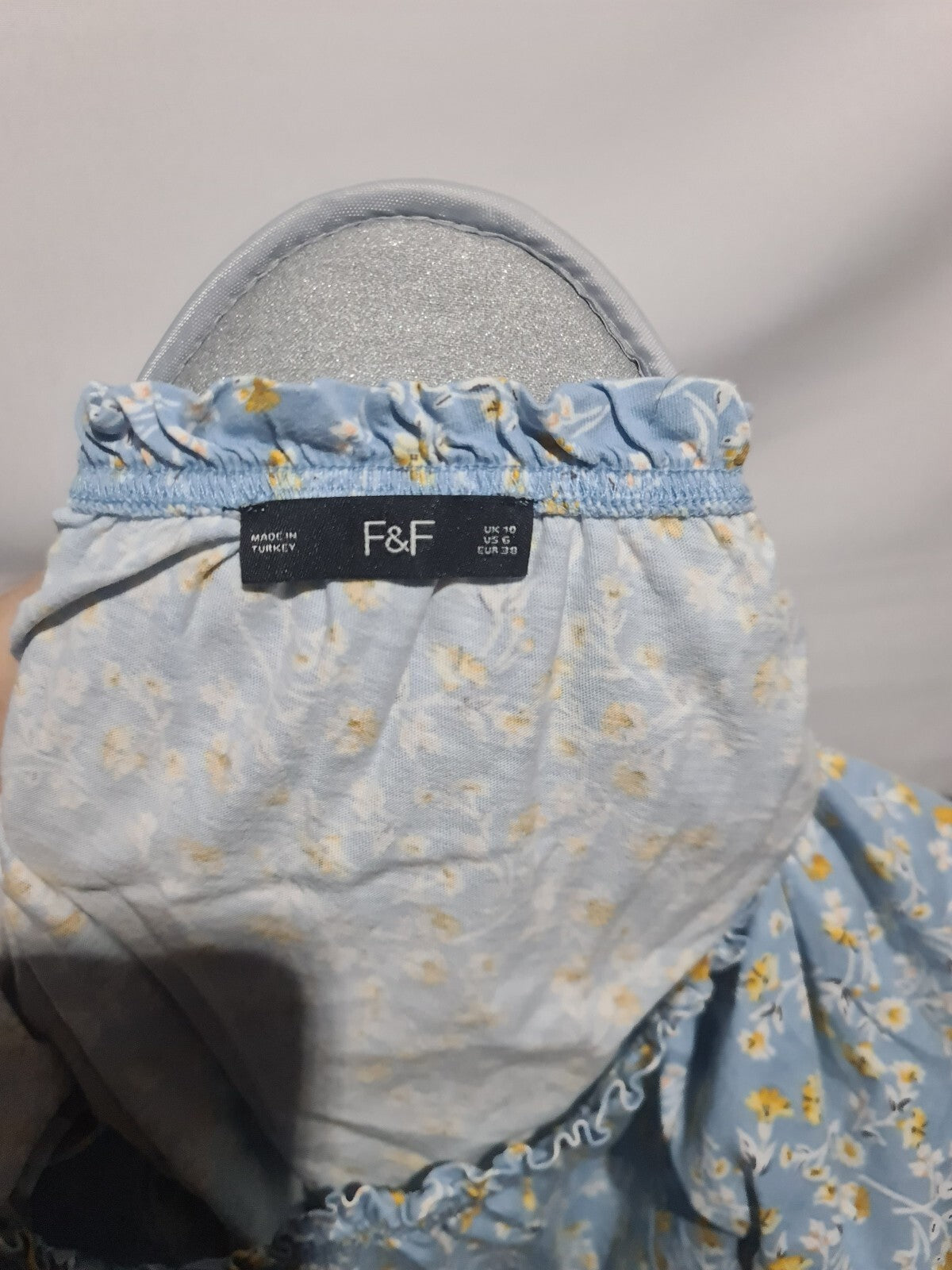 F&F blue floral puff sleeve top