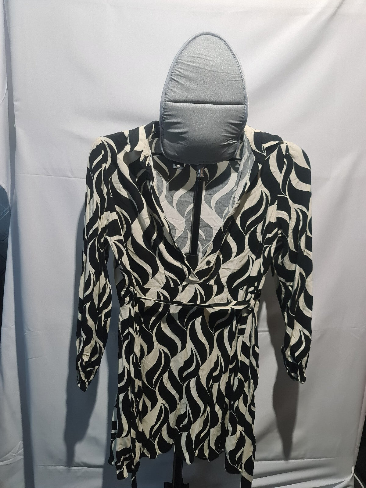 New Look black and white swirl long sleeve dress