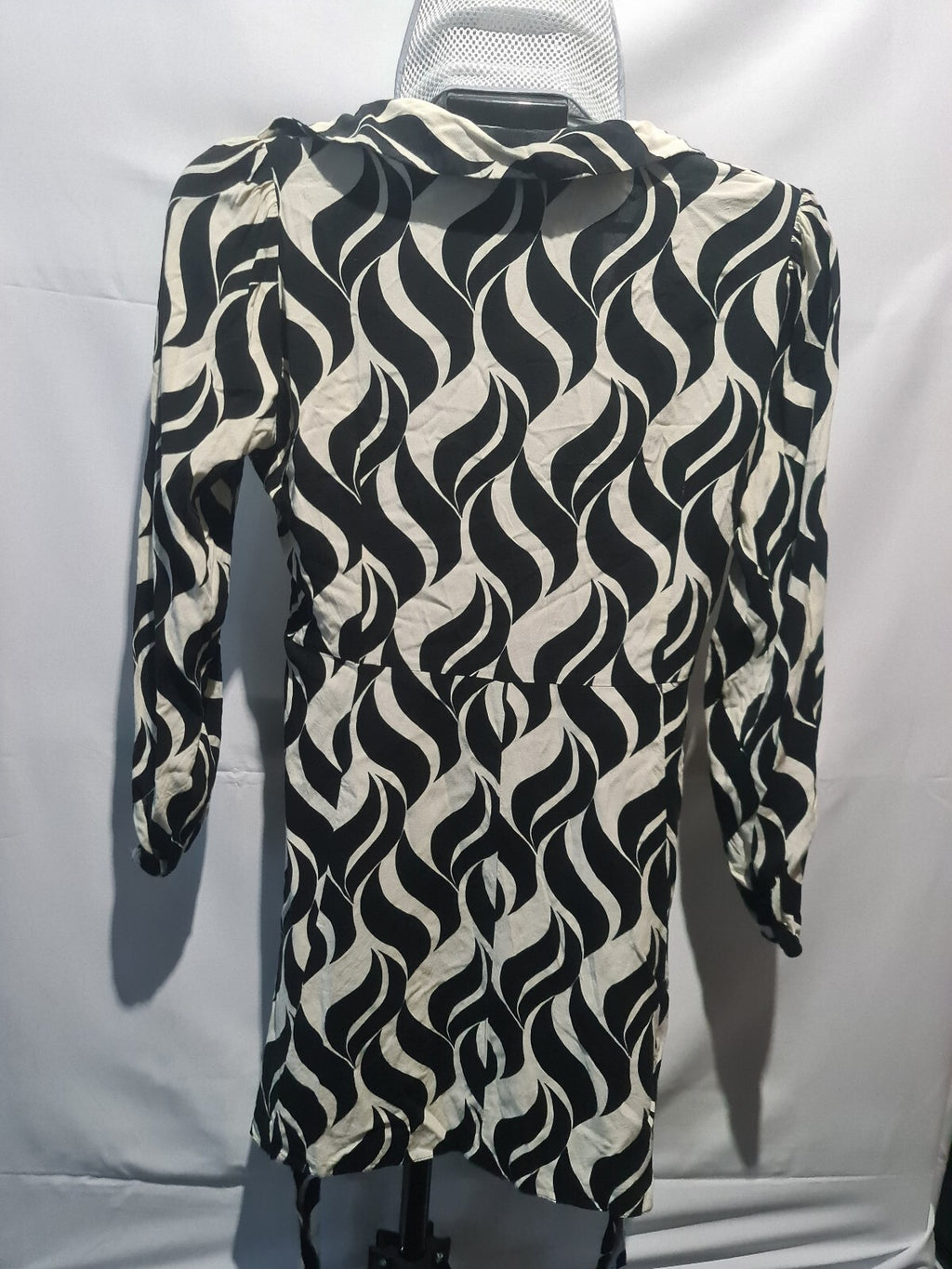 New Look black and white swirl long sleeve dress