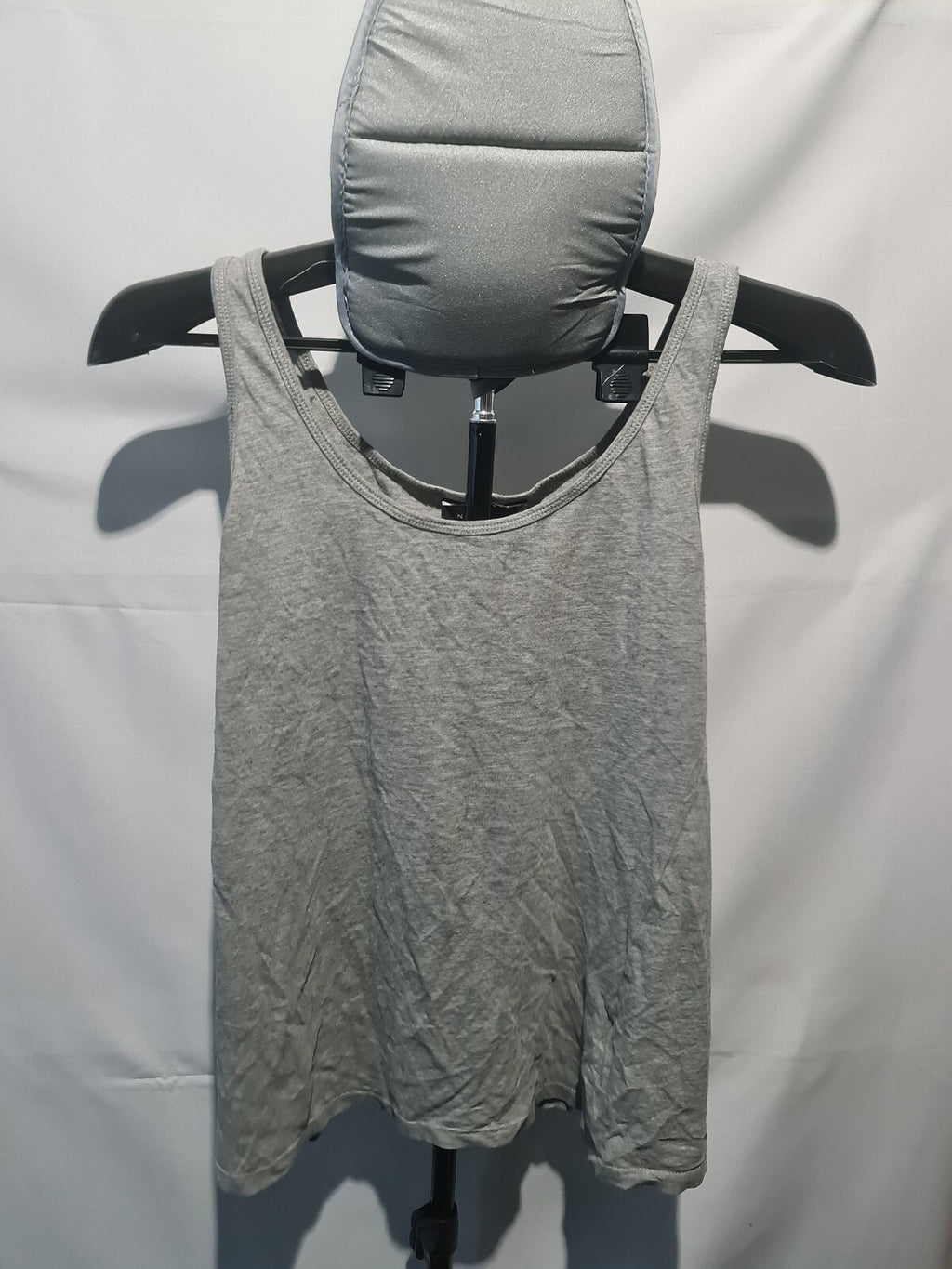New Look gray sleeveless top