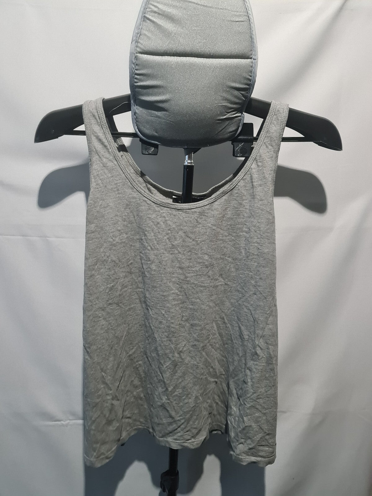 New Look gray sleeveless top