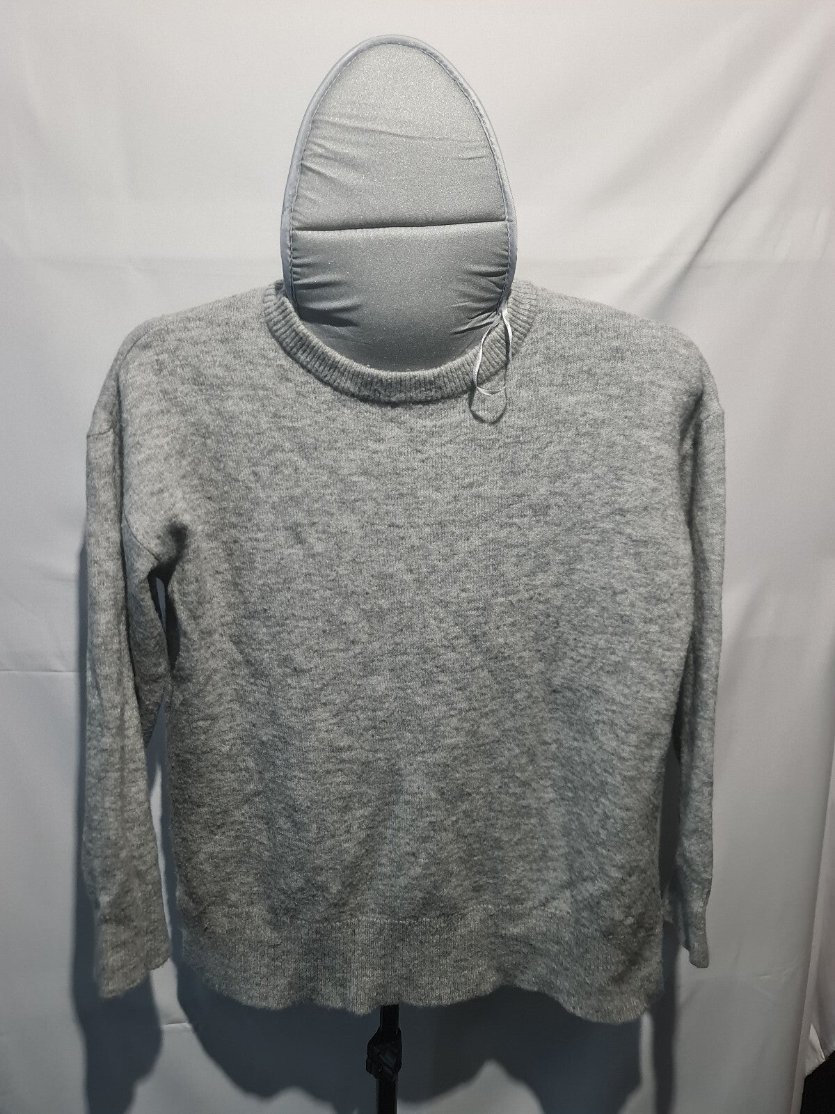New Look gray long sleeve knit top
