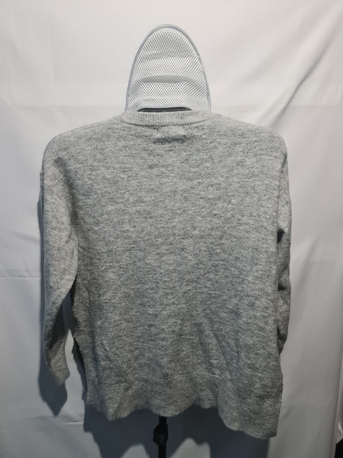 New Look gray long sleeve knit top