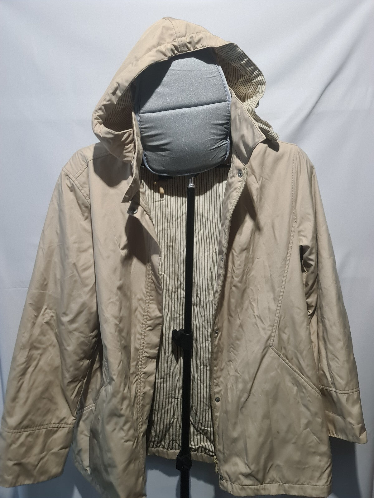 Beige hooded jacket