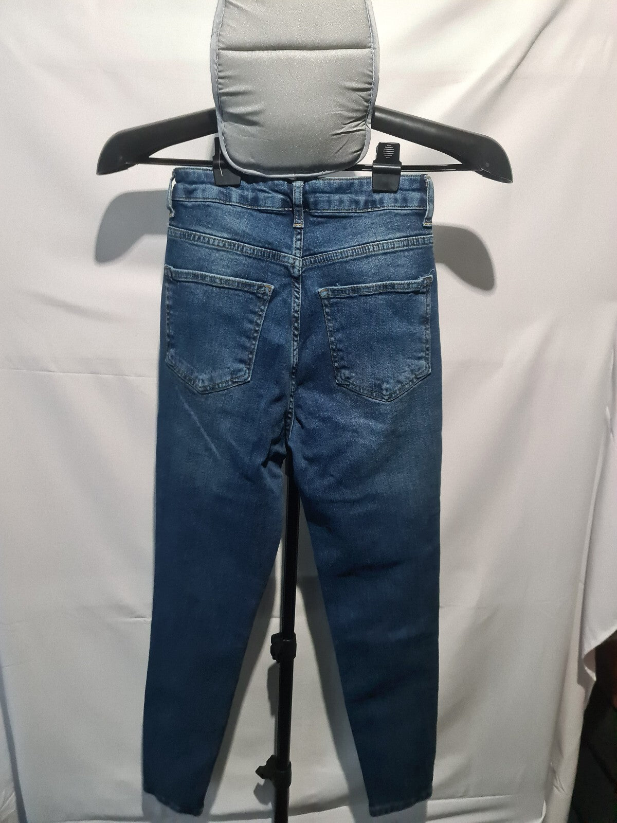 Blue skinny jeans