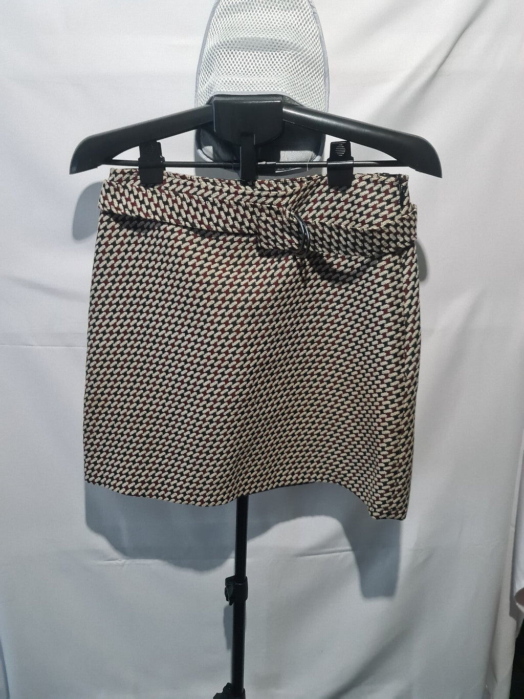 Geometric bow detail mini skirt