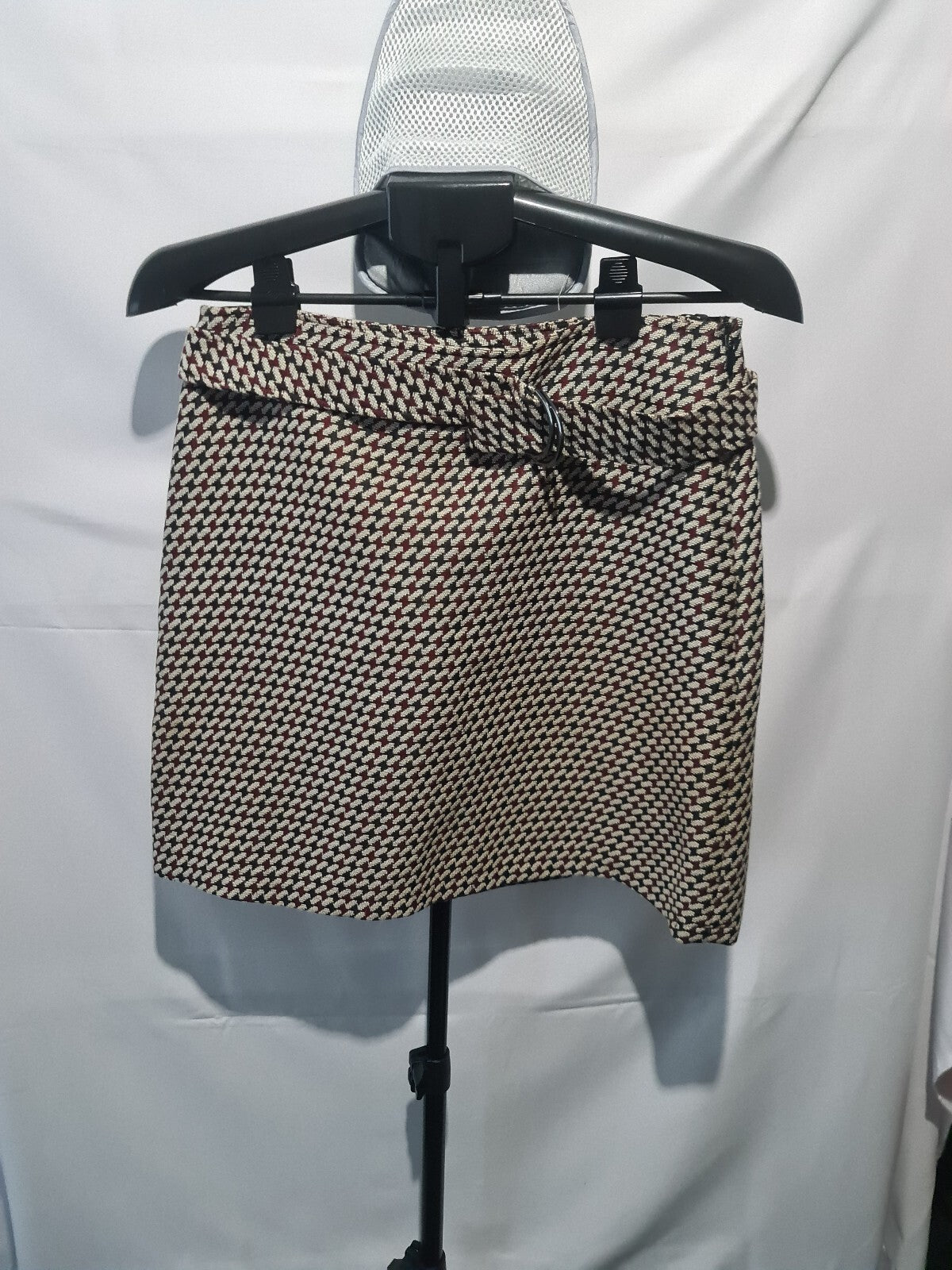 Geometric bow detail mini skirt