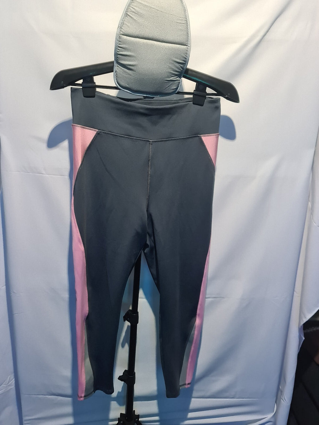 Grey and pink cropped leggings