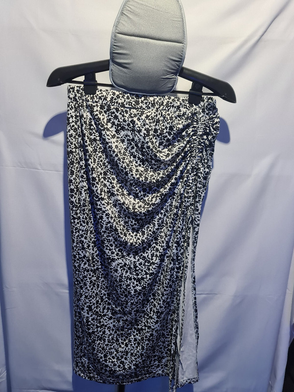 Shein Curve black and white floral midi skirt