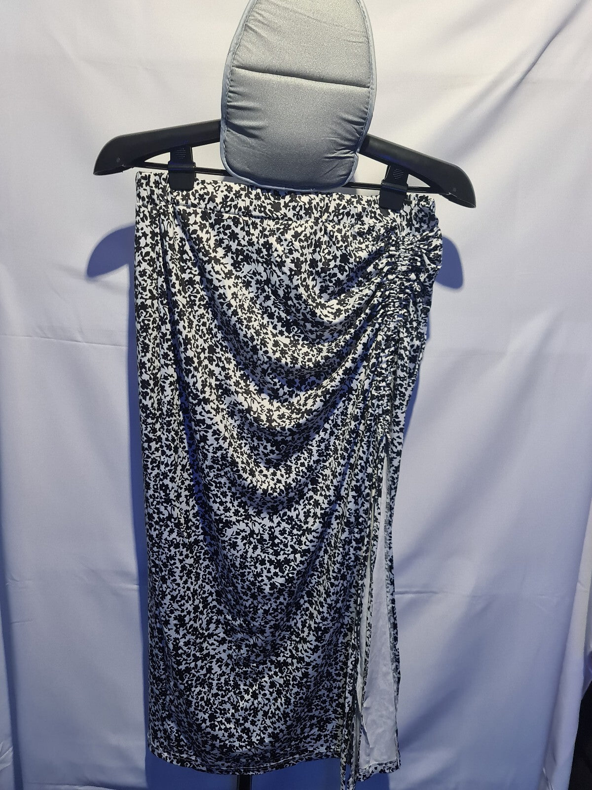 Shein Curve black and white floral midi skirt
